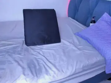 Bongacams Live Sex Cam of crazybaby-squirt