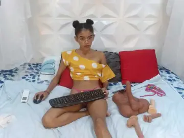 Bongacams Live Sex Cam of adissonpetite