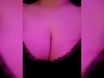 Bongacams Nude Webcam of YennSI