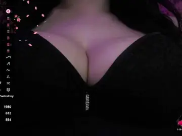 Bongacams Watch Live Sex Cams of YennSI