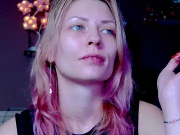 Bongacams Watch Live Sex Cams of karo131324