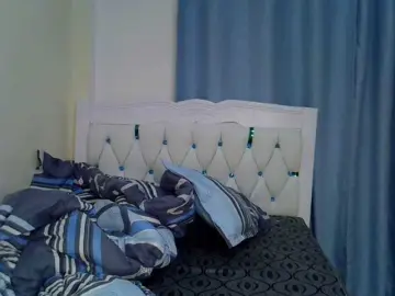 Bongacams Live Sex Cam of PetiteNoir