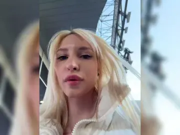 Bongacams Watch Live Sex Cams of EwaBrown