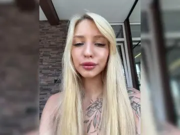 Bongacams Live Porn of EwaBrown