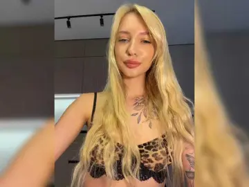 Bongacams Live Sex Cam of EwaBrown