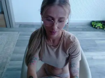 Bongacams Free Porn Cam of DiddySweet1