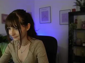 Bongacams Live Sex Cam of EllaYoung