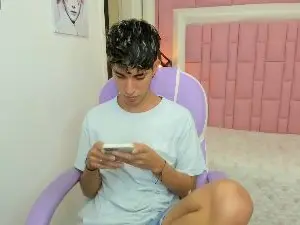 Cam4 Live Sex of FerPhoenix_