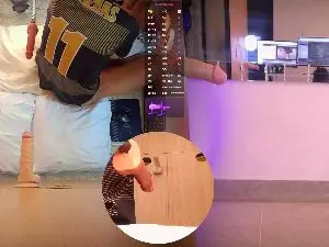 Cam4 Adult Webcam of NoTopNoBot