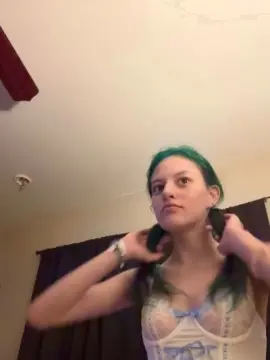 Cam4 Live Sex of chxrry_b0mbz