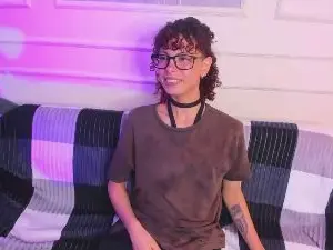 Cam4 Private Sex Chat of AliceMadnes