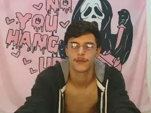 Cam4 Watch Live Sex Cams of GiganteOMenino
