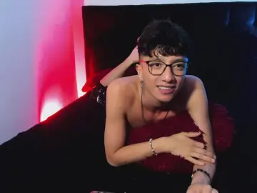 Cam4 Live Sex of mhatias_