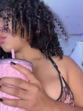 Cam4 Live Sex Cam of Rochiz_Antoo