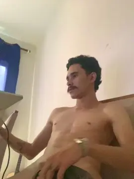 Cam4 Live Sex Cam of branquinho62go
