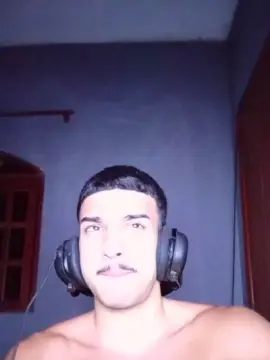 Cam4 Free Live Porn of robsonhaha