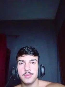Cam4 Free Live Porn of robsonhaha