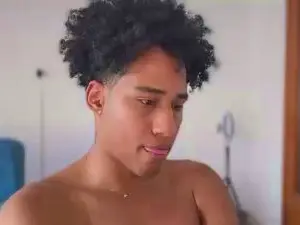 Cam4 Watch Live Sex Cams of Yourvalentino