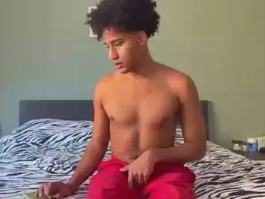 Cam4 Live Sex Cam of Yourvalentino