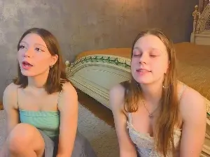 Cam4 Free Live Porn of AleenMcclammy