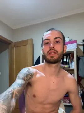 Cam4 Free Live Porn of Ruuloo