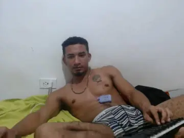 Cam4 Free Porn Cam of Dannylovexx1