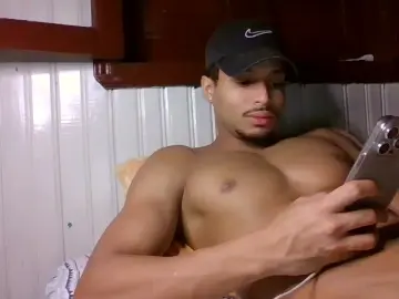 Cam4 Live Sex Cam of Tomtresor