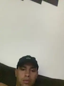 Cam4 Free Porn Cam of hugo7084