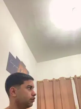 Cam4 Watch Live Sex Cams of hugo7084