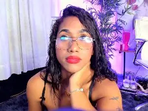 Cam4 Watch Live Sex Cams of alicemassiel