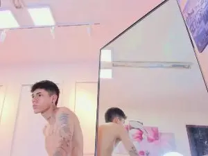 Cam4 Live Porn of tommy_valverde