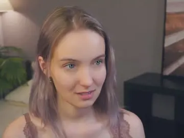 Cam4 Adult Video Chat of MitzieParonto