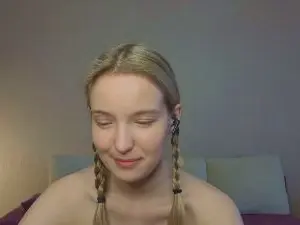 Cam4 Nude Webcam of MitzieParonto