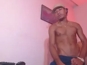 Cam4 Nude Webcam of Brandonyadrian