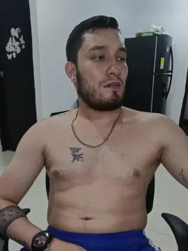 Cam4 Free Live Porn of _LIONEL_