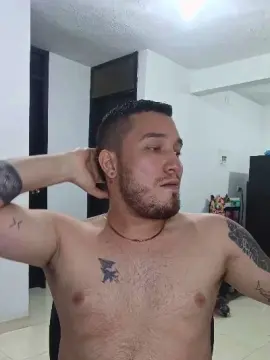 Cam4 Live Porn of _LIONEL_