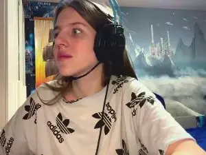 Cam4 Live Sex of ReynaCoppage