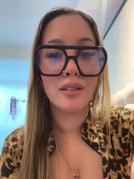Cam4 Free Porn Cam of Mialunaxx