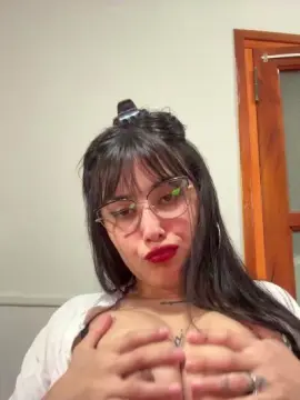 Cam4 Watch Live Sex Cams of Lareyni26