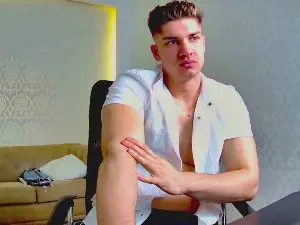 Cam4 Watch Live Sex Cams of MaxKaidenn