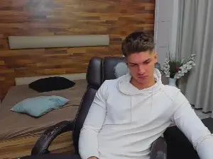 Cam4 Adult Video Chat of MaxKaidenn