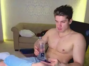 Cam4 Live Sex Cam of MaxKaidenn