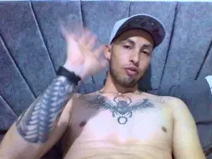 Cam4 Live Porn of lucho_vergon