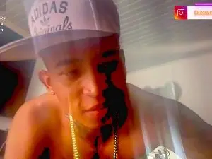 Cam4 Nude Webcam of blackk_latino