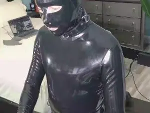 Cam4 Adult Webcam of Tightlyrubberd