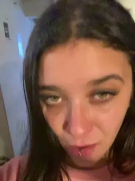 Cam4 Free Live Porn of Chinitax22
