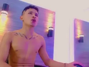 Cam4 Live Sex Cam of littlehorny_19