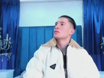 Cam4 Live Sex Cam of HunterHeat_