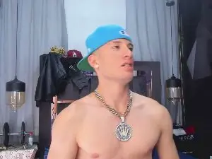 Cam4 Sex Cam of HunterHeat_