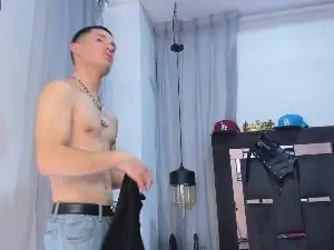 Cam4 Live Porn of HunterHeat_